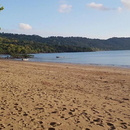 Joli F3 A Une Minute De La Plage Boueni Exteriör bild